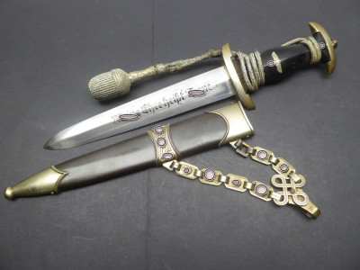 SS chain dagger without manufacturer with magnetic chain + SS membership number 288936