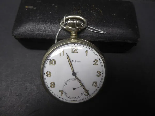 KM Kriegsmarine Taschenuhr Solvil Genf mit gravierten Adler