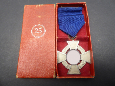 Service award for 25 years of loyal service in a box, manufacturer Friedrich Keller Metallschmuckfabrik Oberstein