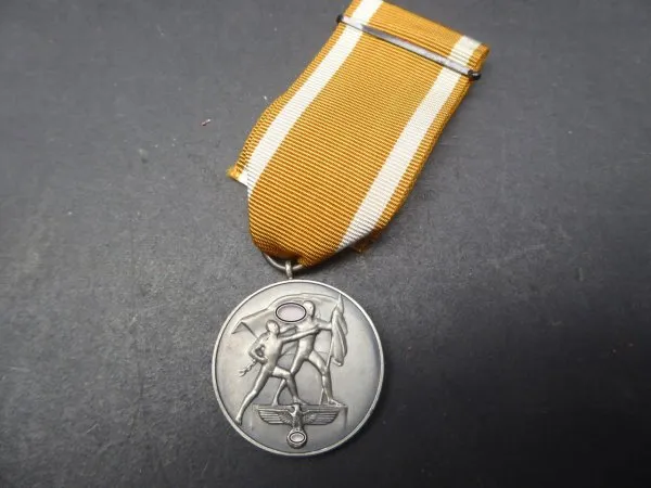 Anschlussmedaille Österreich am Schutzwallband