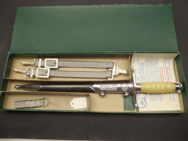 GDR NVA army service dagger with engraved scabbard + hanger + guarantee certificate from 1991 in box, matching numbers