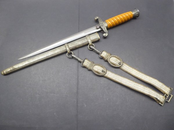 HOD army officer's dagger with hanger - manufacturer WKC Solingen