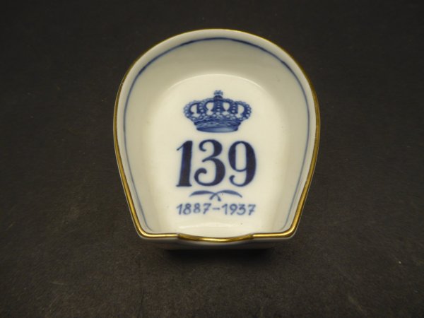 Small souvenir ashtray Meissen - The Infantry Regiment 139 Saxony - 1887-1937