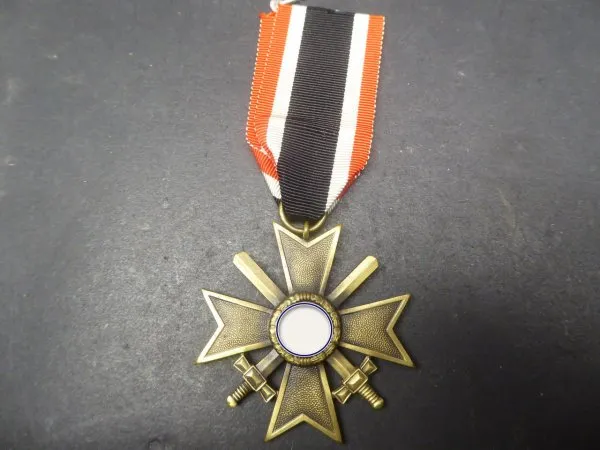 Orden - KVK Kriegsverdienstkreuz 2. Klasse am Band, Buntmetall