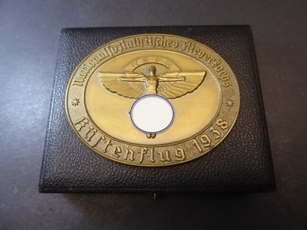 NSFK Plakette - Nationalsozialistisches Fliegerkorps Küstenflug 1938 mit Verleihungsnummer 333 im Etui