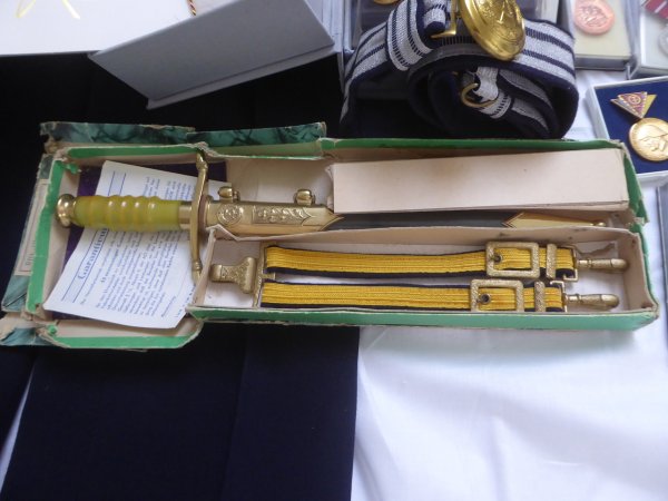 Estate NVA Marine Korvettenkapitän - dagger + uniform + miniature dagger + order