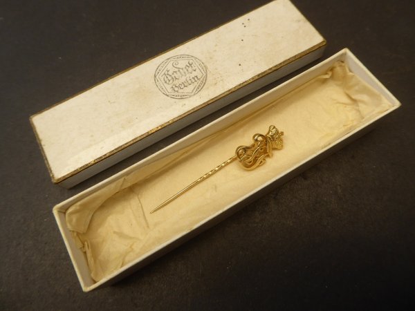 Gift pin FF for Friedrich Franz von Mecklenburg Schwerin in Godet Berlin sales box