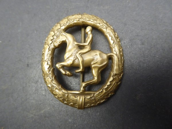 Equestrian badge in bronze 57 version