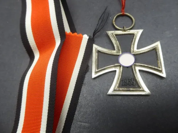 EK2 Iron Cross 2nd Class 1939 on ribbon - unmarked piece 4 Steinhauer & Lück, Lüdenscheid