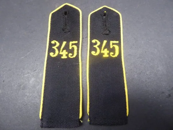 Pair of shoulder boards / shoulder boards of the HJ Nachrichten Bann 345 Amberg Bavarian Ostmark