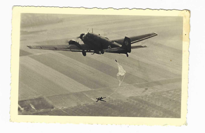 Shortly after the jump – historic press and collector's photo