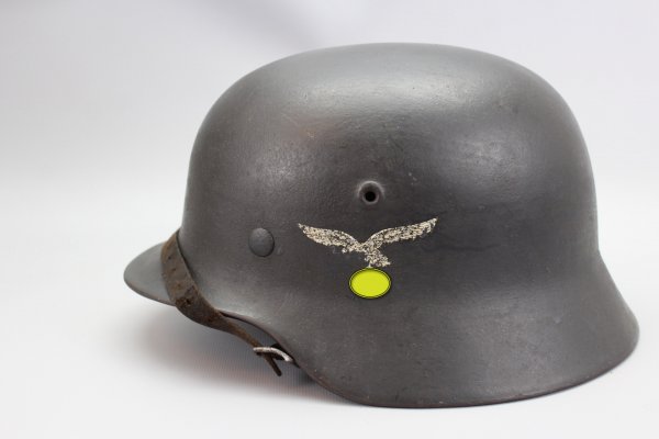 ww2 Luftwaffe steel helmet with 1 SE 66 emblem
